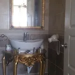 Mor Salkim Konagi Alacati