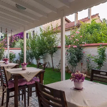 Mor Salkim Konagi Gasthof Alaçatı