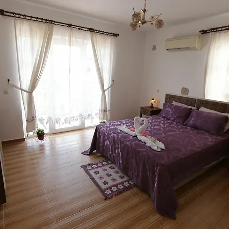 Mor Salkim Konagi Gasthof Alaçatı